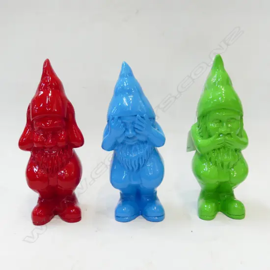 3 RESIN GNOMES; BLUE, RED & GREEN H.210mm