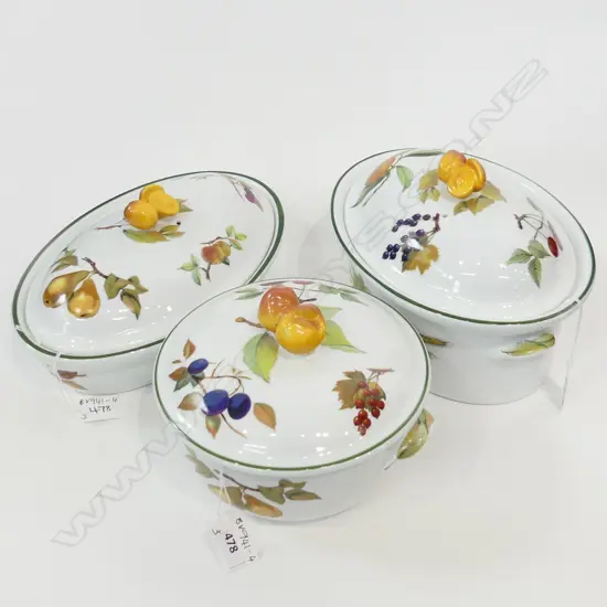 ROYAL WORCESTER EVESHAM; 3 LIDDED OVEN PROOF CASSEROLE DISHES, 2 OVAL (L  265 & 230MM) & 1 ROUND (DIA  175MM)