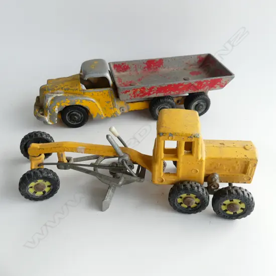 2 FUNHO TOYS: TIP TRUCK & GRADER