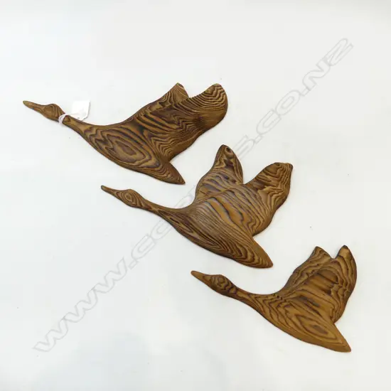 3 GRADUATED CARVED WOODEN WALL. FLYING DUCKS  L. 270, 220 & 180 MM