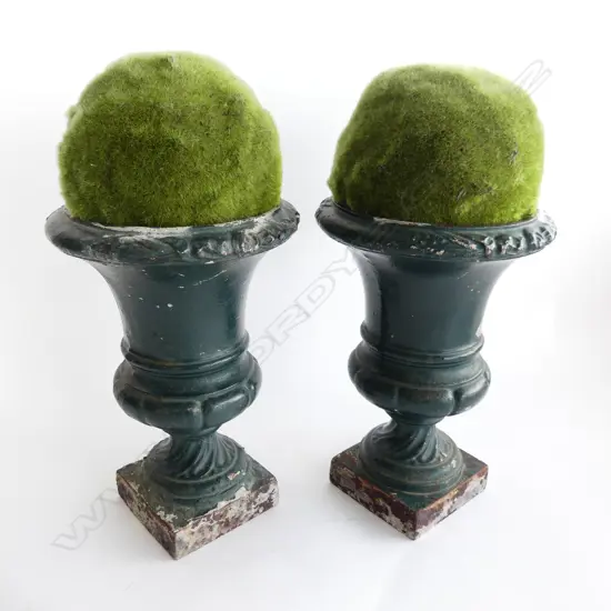 PR ANTIQUE GREEN PAINTED CAST IRON URNS H.250mm + 2 MOSS BALLS 140mm dia