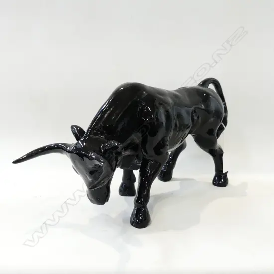 BLACK PLASTIC BULL L.340mm