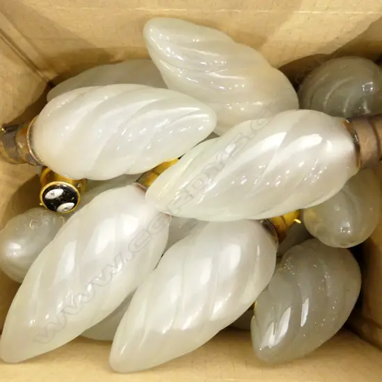 SM BOX BAYONET FROSTED;CANDLE LIGHT BULBS, USED, ASSUMED WORKING