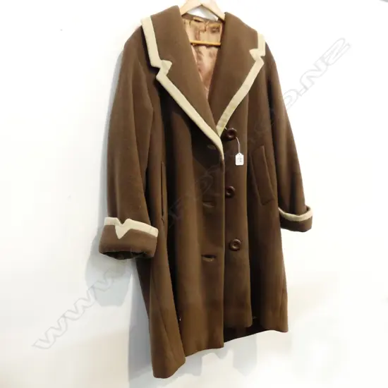 VINTAGE NZ FASHIONBILT CAMEL OVERCOAT 