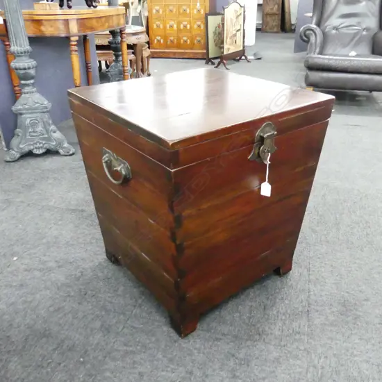 LG ORIENTAL LIDDED BOX / SIDE TABLE 530x530x600mm