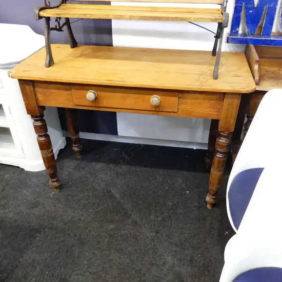 KAURI COLONIAL KITCHEN TABLE w. DRAWER 1140x480x780mm