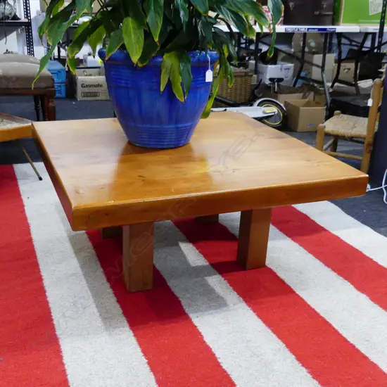 KAURI COFFEE TABLE 