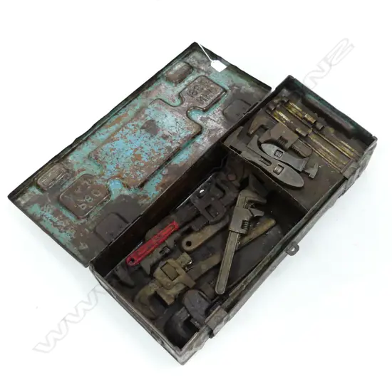 ASST. PIPE WRENCHES IN BLUE AMMUNITION CASE