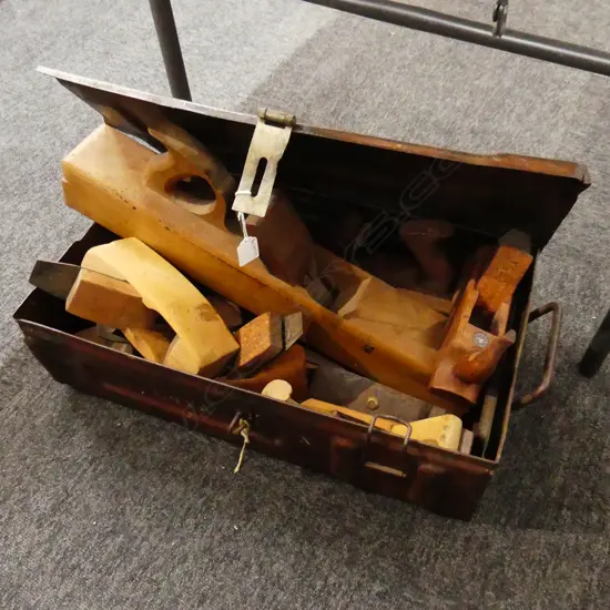 AMMUNITIONS BOX w. ASST. WOODEN PLANE TOOLS