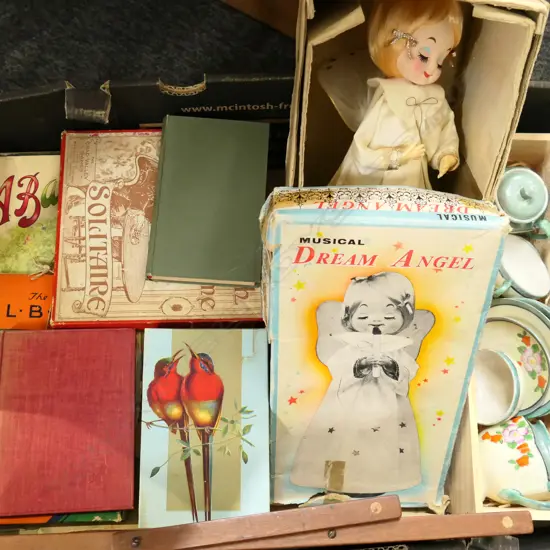 BOX LOT VINTAGE CHILD'S TEASET,  GAMES & BOOKS