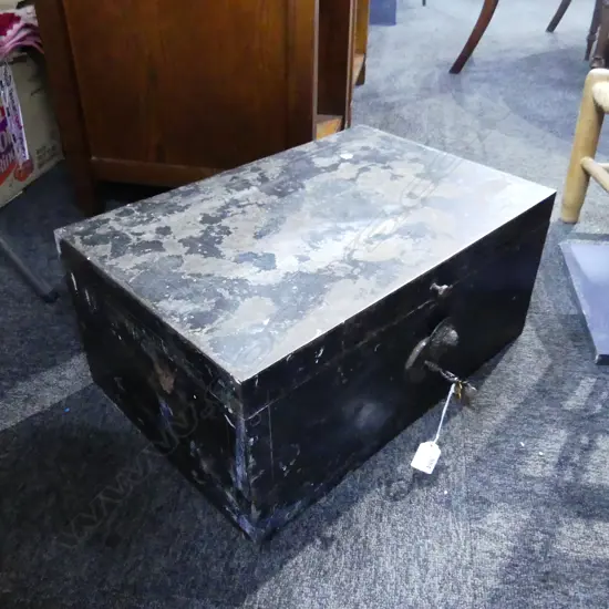 VINTAGE HEAVY METAL SAFE BOX 550x330x220mm