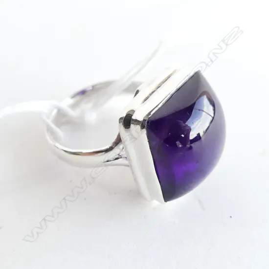 SQUARE AMETHYST CABOCHON & 925 SILVER RING 