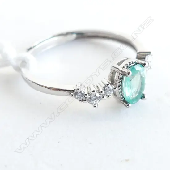 EMERALD, CRYSTAL & 925 SILVER RING (ADJUSTABLE SIZE)