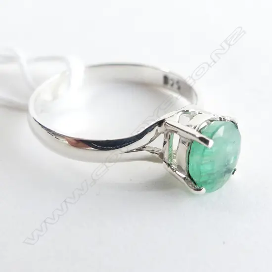 EMERALD & 925 SILVER RING  SIZE P