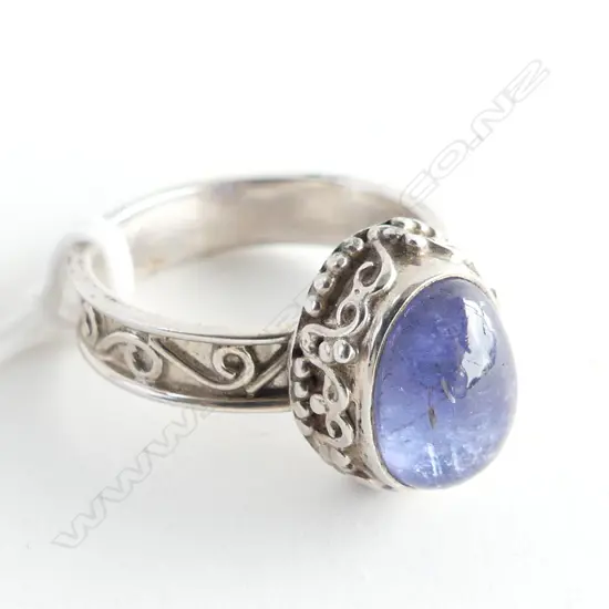 STG SILVER & TANZANITE (?) RING  SIZE P