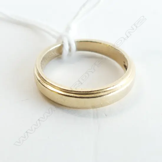 14CT GOLD WEDDER 3gm  SIZE J