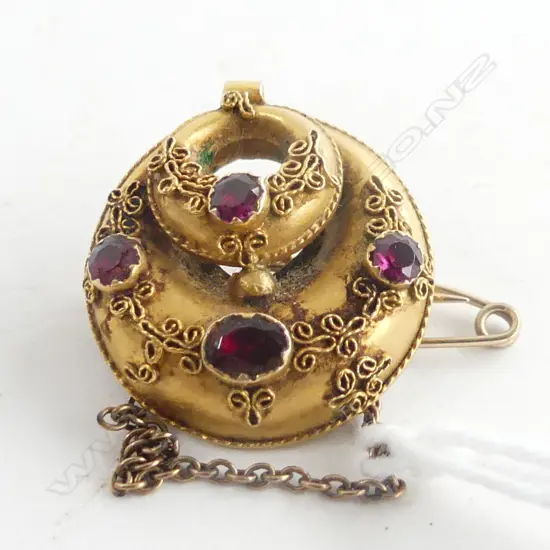 19THC GOLD & ALMANDINE GARNET BROOCH 2.74gm
