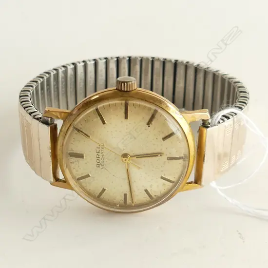 VINTAGE BOREL NEUCHATEL WATCH (WORKING)