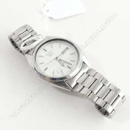SEIKO '5' AUTO VINTAGE GENTS WATCH CHEQUERED DIAL RUNNING