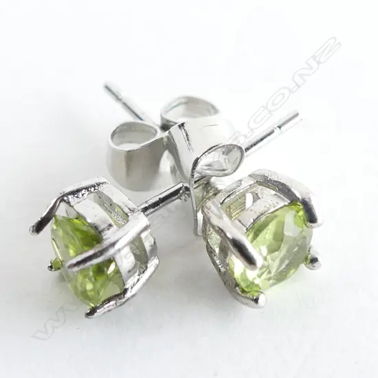 PERIDOT & 925 SILVER STUD EARRINGS