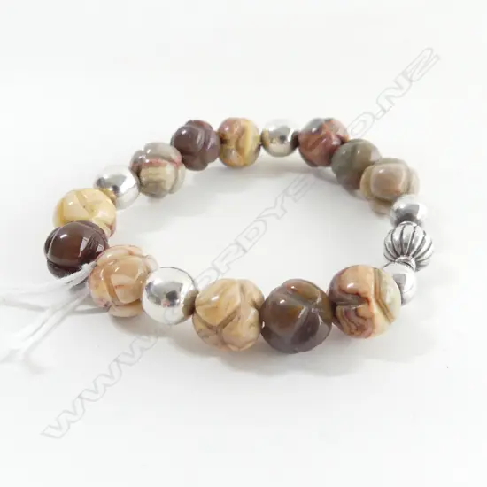SILVER & CARVED BANDED AGATE BEAD BRACELET
