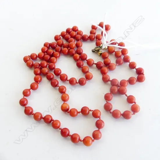 VINTAGE NATURAL DYED RED CORAL BEAD NECKLACE L.790mm