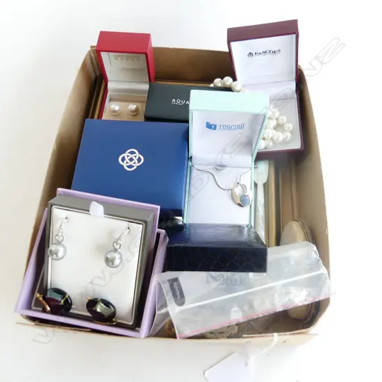 BOX COSTUME JEWELLERY & MILITARY BADGES ETC.INCLUDES: SILVER & CITRINE necklace & earring set etc many boxed