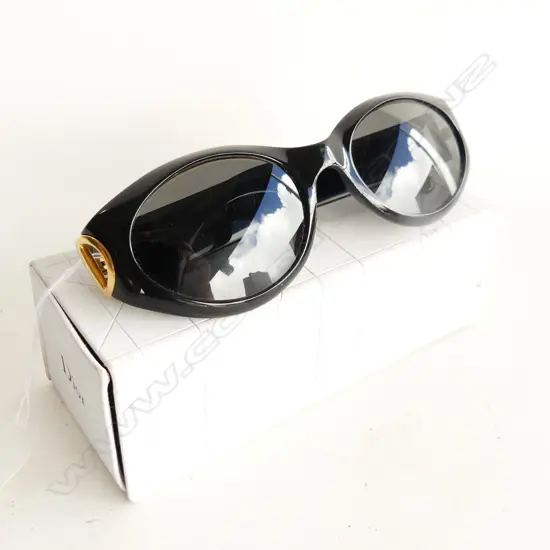 GENUINE CHRISTIAN DIOR SUNGLASSES (LENS MAY NEED REPLACING AS PRESCRIPTION) - IN ORIG. BOX