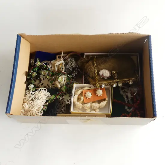 ASST. JEWELLERY INCL. 9CT CAMEO, SEED PEARL, RED CORAL, AMBER, IVORY, SILVER, GENTS WATCH, VINTAGE GOLD MESH BAG ETC