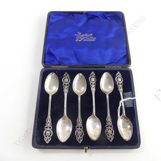 CASED SET OF 6 PIERCED DECORATION S/S COFFEE SPOONS