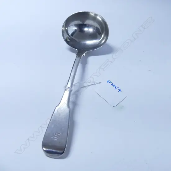 GEO SILVER SAUCE LADLE, LONDON 1789 BY THOMAS BAMFORD, L.180MM , 61GM