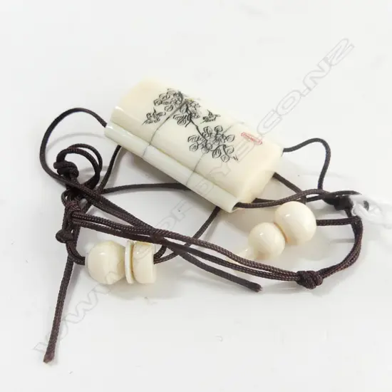 SIGNED CARVED IVORY MINI  3 STAGE INRO L40MM