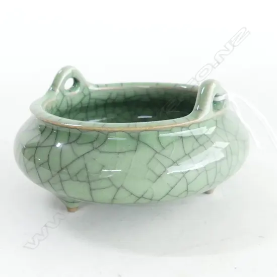 CELADON CRACKLE GLAZE INCENSE BURNER 