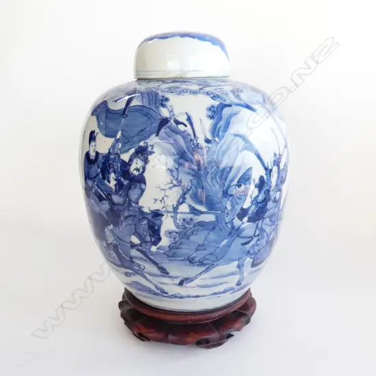 LARGE CHINESE BLUE & WHITE GINGER JAR. WITH DECORATION OF WARRIORS ON HORSEBACK .H. 330mm 