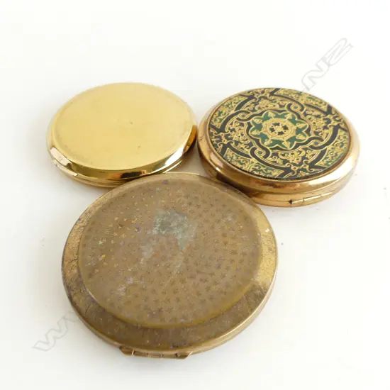 3 VINTAGE COMPACTS 