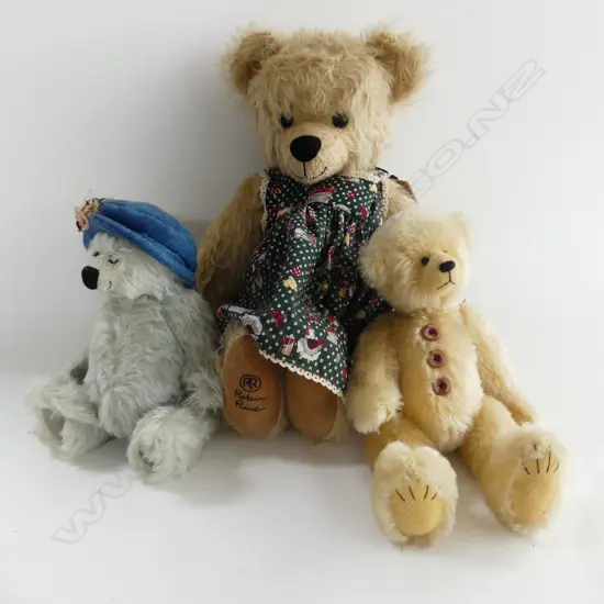 3 HANDMADE TEDDY BEARS H.370mm...