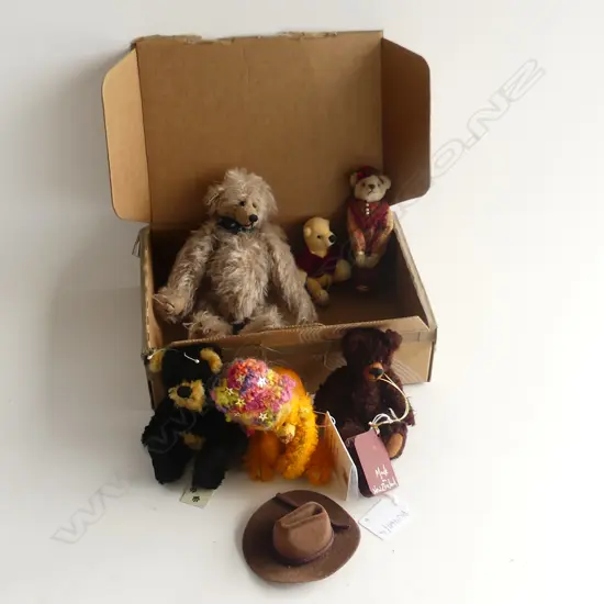 6 SMALL HAND MADE BEARS H.200mm...