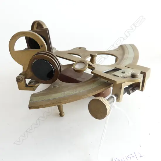 VINTAGE SEXTANT 'ROSS LONDON' W.180mm