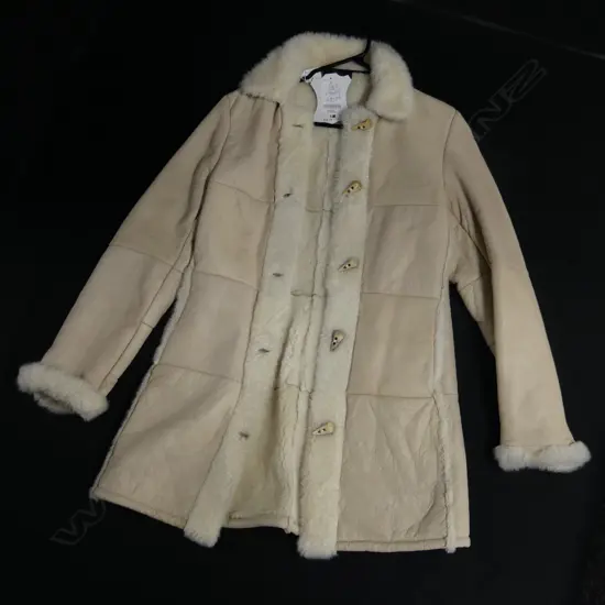 SKINDEEP LAMBSKIN JACKET SIZE SMALL NEW w. RETAIL TAG $2250