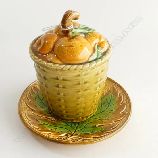SARREGUEMINES MAJOLICA LIDDED POT & PLATE 150mm dia