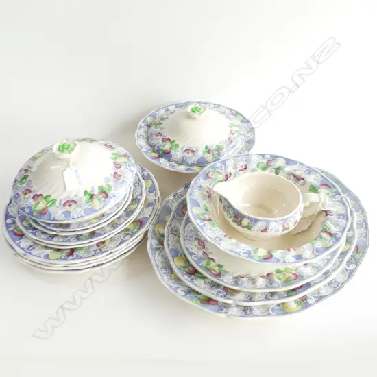 ROYAL DOULTON 'POMEROY' PART DINNER SERVICE