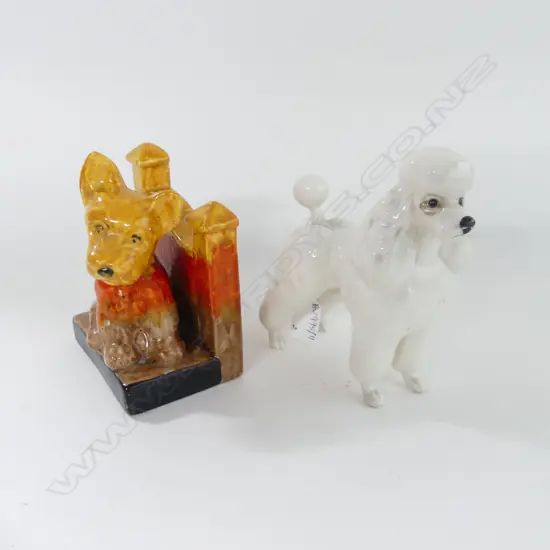 2 VINTAGE CERAMIC DOGS; BESWICK WHITE POODLE & SCOTTIE BOOKEND H.130mm