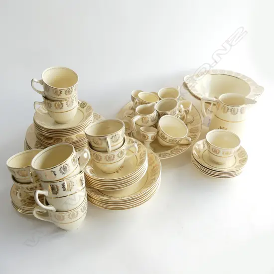 LG ROYAL STAFFORDSHIRE 24CT GOLD TRIM DINNER SERVICE...