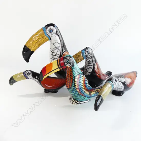 5 GLAZED POTTERY TUCAN BIRD FIGURES MINOR FAULTS
