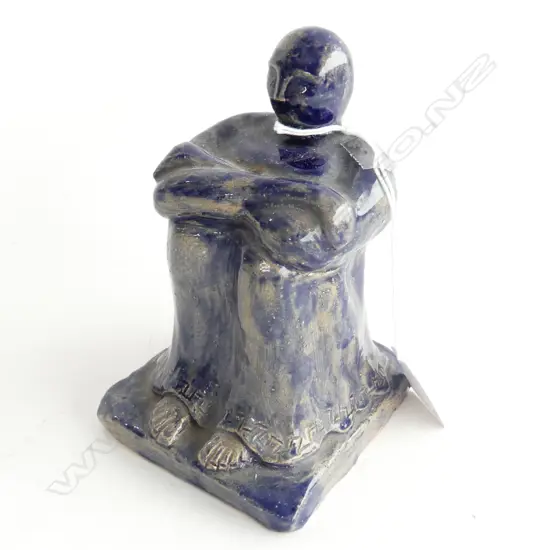 STUDIO PPOTTERY SCUPTURED SEATED MAN ATTIBUTED JACK HUTHISON H140MM 