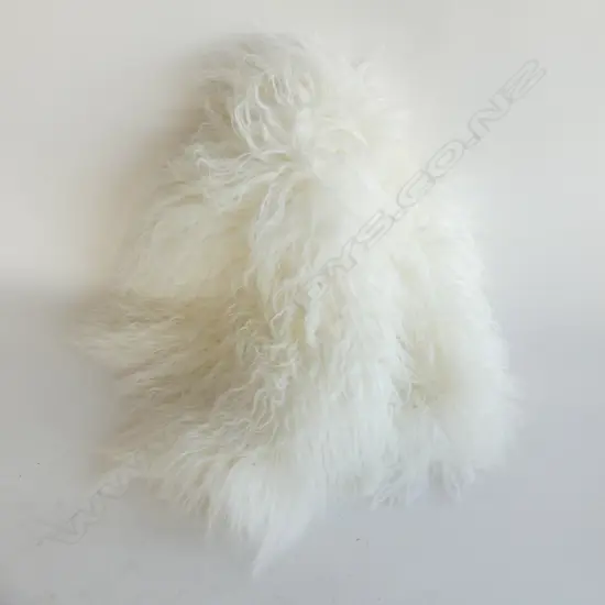 WHITE TIBETAN LAMB HIDE 