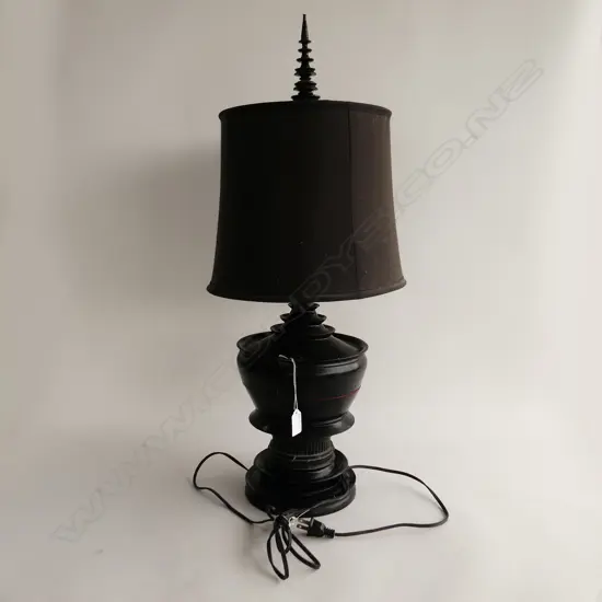 BLACK LACQUER ORIENTAL LAMP H.730mm