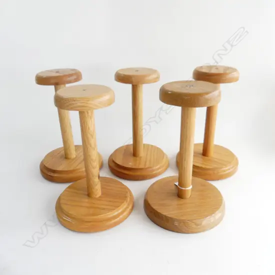 5 OAK HAT STANDS MADE IN NEW YORK H.240mm