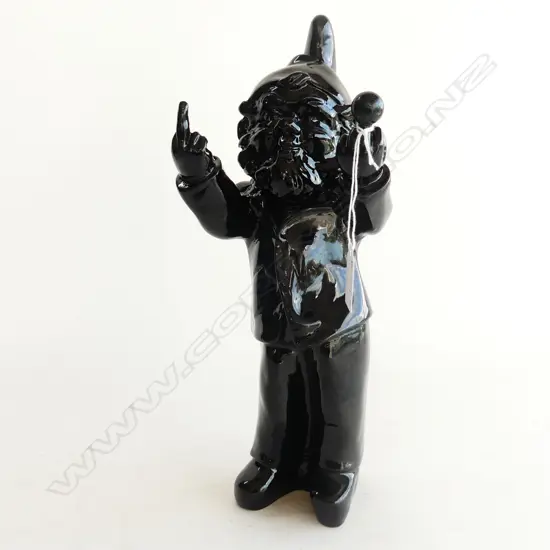 BLACK RESIN GNOME GIVING THE FINGER H.330mm