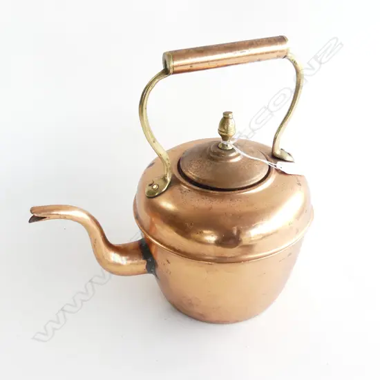 VINTAGE COPPER & BRASS KETTLE (REPAIR TO SPOUT JOIN) H.310mm